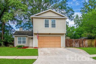 7742 Settlers Landing Trail S in Jacksonville, FL - Building Photo