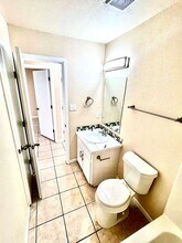 Alex Apartments in Brownsville, TX - Foto de edificio - Building Photo