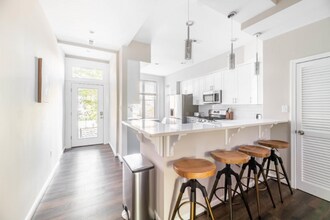 1330 Fairmont St NW, Unit 1 in Washington, DC - Building Photo - Building Photo