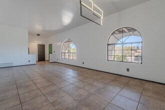 8003 N Ischia Pl in Tucson, AZ - Foto de edificio - Building Photo
