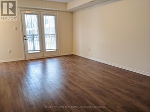 2441-2441 Greenwich Dr in Oakville, ON - Building Photo - Building Photo