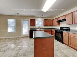 4987 Mt Hope Dr in Winston-Salem, NC - Foto de edificio - Building Photo