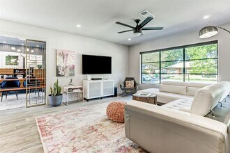 2319 Lamonte Ln in Houston, TX - Building Photo - Building Photo