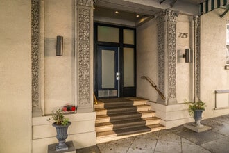 Lambourne in San Francisco, CA - Foto de edificio - Building Photo