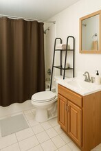 10 Village Cir W in Brookhaven, NY - Building Photo - Building Photo