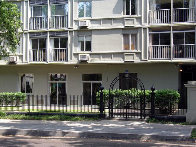 Andrew Jackson Condominiums in New Orleans, LA - Building Photo - Building Photo