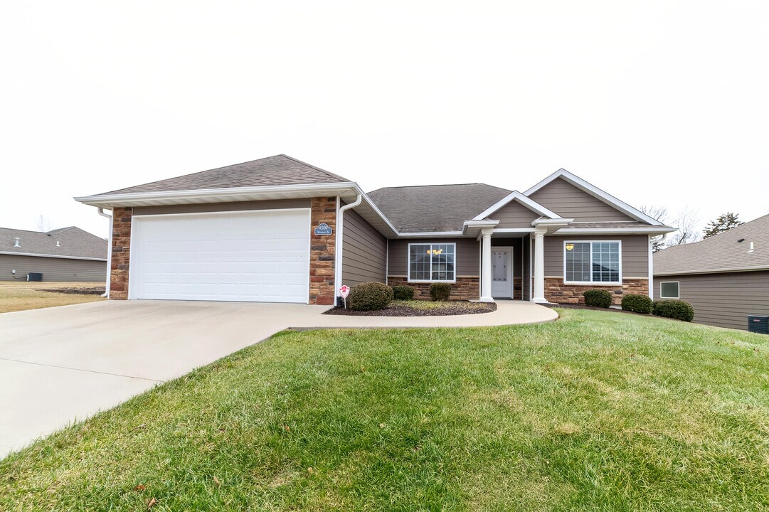 4500 Weybridge Dr in Columbia, MO - Building Photo