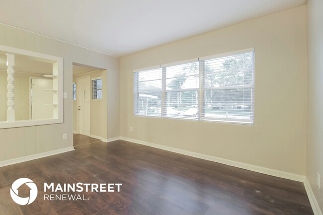 property at 1609 Pinewood Dr
