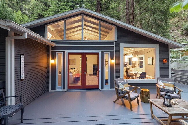 14523 Old Cazadero Rd in Guerneville, CA - Building Photo - Building Photo