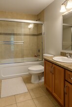 995 Aubeneau Cres in West Vancouver, BC - Building Photo - Building Photo