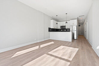 2540 W Cortez St in Chicago, IL - Building Photo - Building Photo