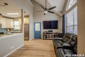 2423 Crown Hollow in San Antonio, TX - Building Photo - Building Photo