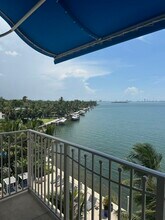 445 NE 39th St in Miami, FL - Foto de edificio - Building Photo