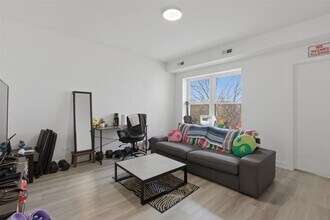 4939 N St Louis Ave in Chicago, IL - Building Photo - Building Photo