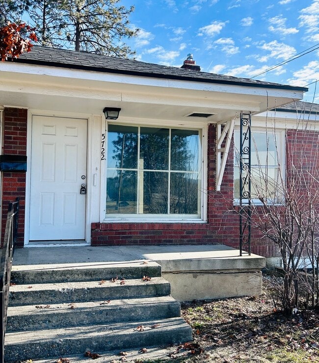 property at 5722 N Assembly St