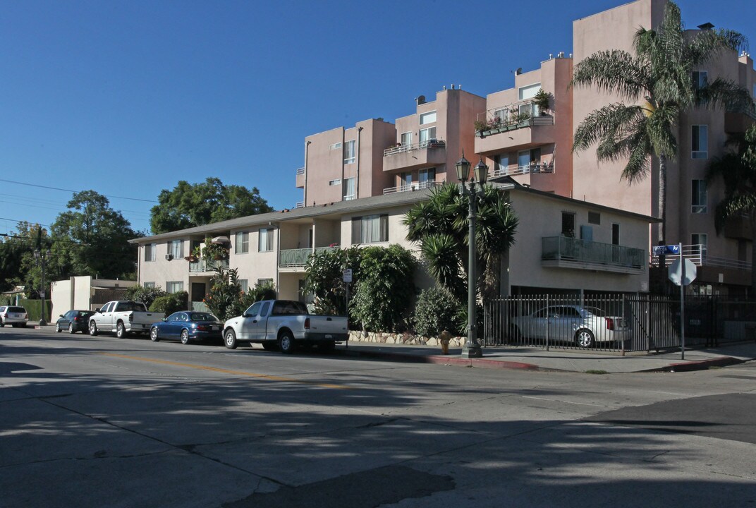 1223 Wilcox Ave in Los Angeles, CA - Building Photo