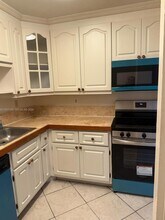 7477 SW 82nd St in Miami, FL - Building Photo - Building Photo