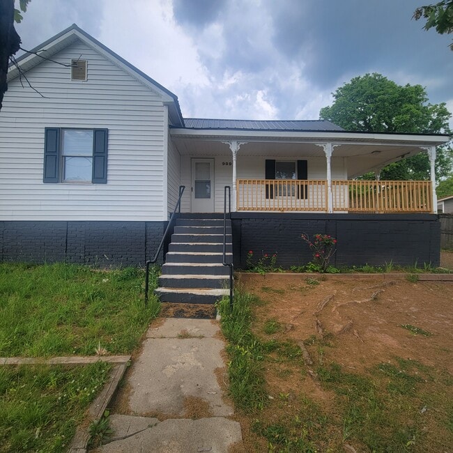 property at 989 Harris St