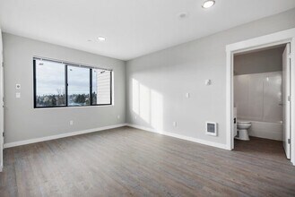 8854 Delridge Wy SW in Seattle, WA - Building Photo - Building Photo