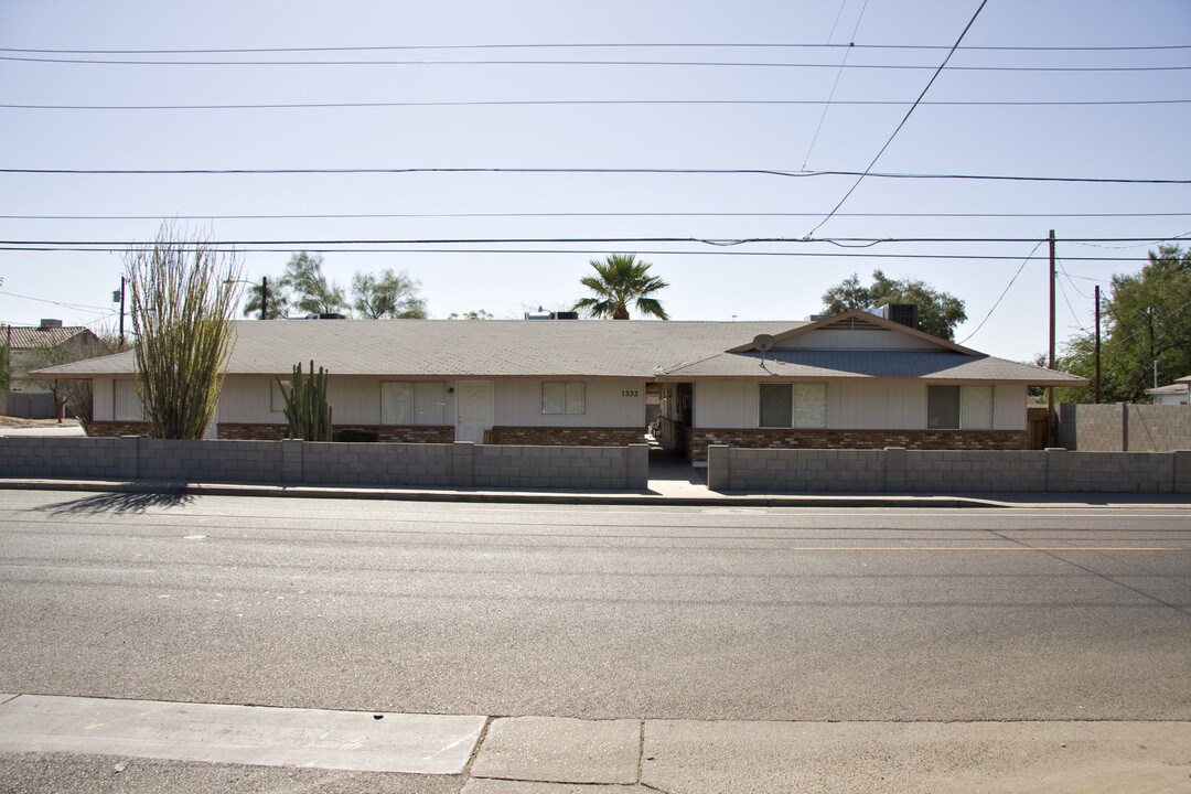 Ebony House in Phoenix, AZ - Building Photo