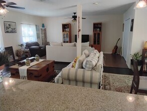 219 Karen Ln in San Antonio, TX - Building Photo - Building Photo