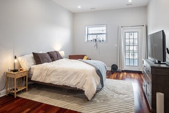 3341-3343 N CLARK CONDOMINIUM ASSOCIATION in Chicago, IL - Foto de edificio - Interior Photo