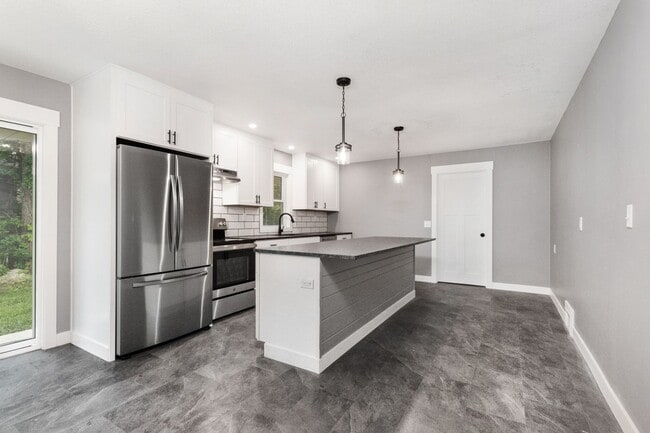 1801 Elaine Dr in Manhattan, KS - Building Photo - Building Photo