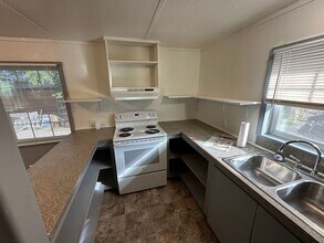 1546 Gary St in Klamath Falls, OR - Building Photo - Building Photo