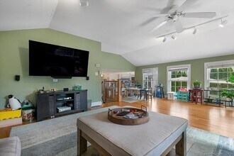 312 N River St in Guilford, CT - Building Photo - Building Photo