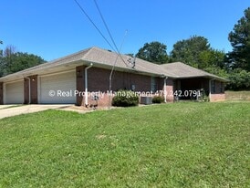 230 W Gary St in Greenwood, AR - Building Photo
