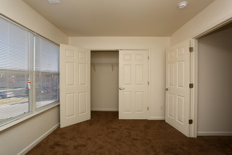 Stratford Commons Apartments in St. Louis, MO - Building Photo - Interior Photo