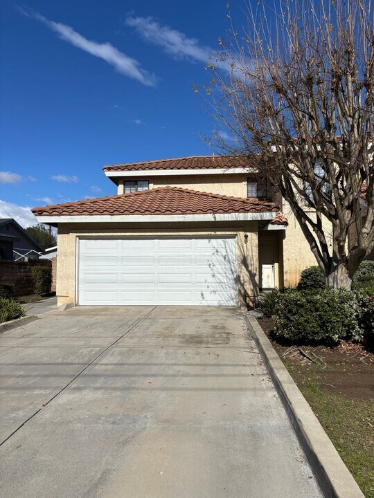 377 E Puente St in Covina, CA - Building Photo
