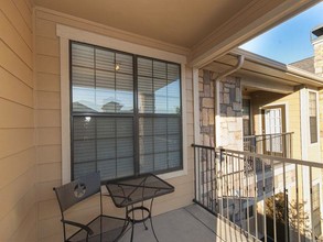 Mansions at Hickory Creek in Lake Dallas, TX - Building Photo - Interior Photo