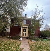 2002 E 1st St in Duluth, MN - Building Photo