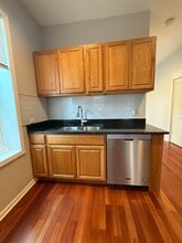 2216 W Belmont Ave, Unit 1 in Chicago, IL - Foto de edificio - Building Photo