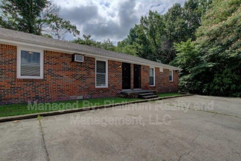 1436 McCan Dr in Clarksville, TN - Foto de edificio