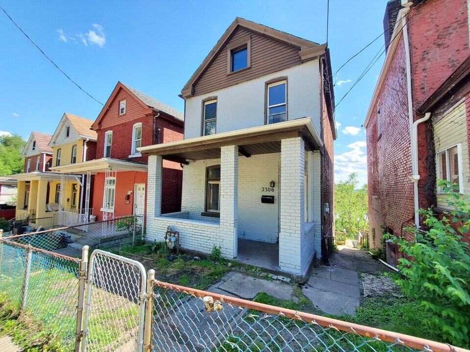 2306 Milligan Ave in Pittsburgh, PA - Building Photo