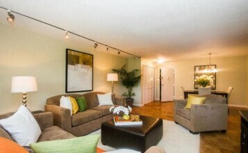 2030 N Adams St, Unit 503 in Arlington, VA - Foto de edificio - Building Photo