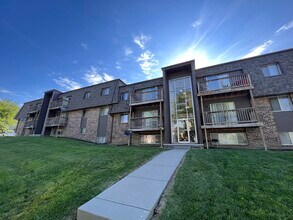 Westland Arms Apartments in Omaha, NE - Building Photo - Building Photo