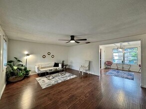 7514 Spirea Dr in Port Richey, FL - Building Photo - Building Photo