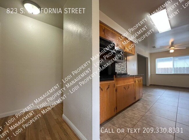 823 S California St in Lodi, CA - Building Photo - Building Photo