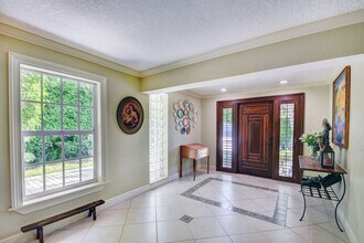 6110 Ridge Ln in Boynton Beach, FL - Building Photo - Building Photo