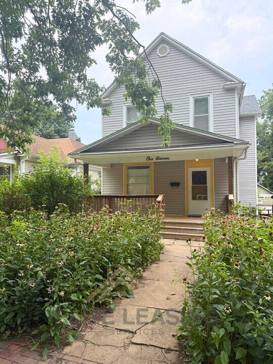 111 SW Fillmore St in Topeka, KS - Building Photo