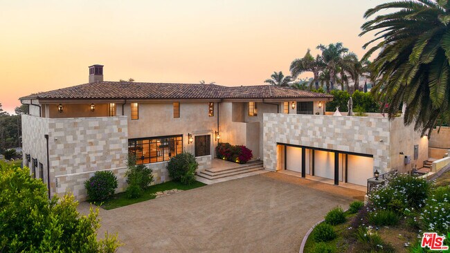 5849 Filaree Heights Rd in Malibu, CA - Building Photo - Building Photo
