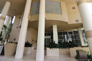 770 Claughton Island Dr, Unit 2015 in Miami, FL - Foto de edificio - Building Photo