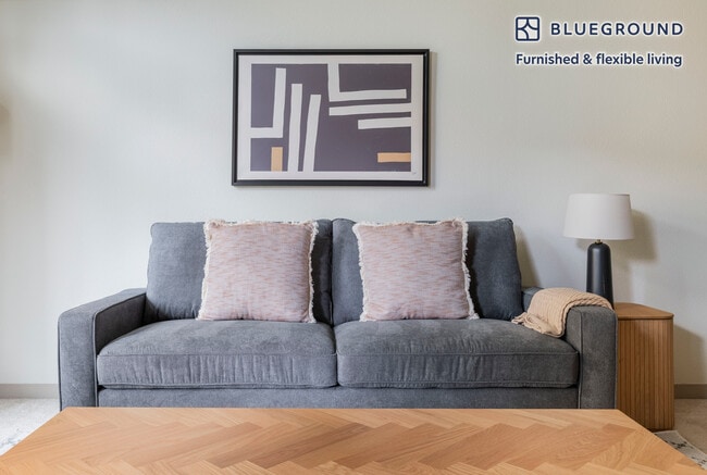 5200 Iron Horse Pkwy in Dublin, CA - Foto de edificio - Building Photo