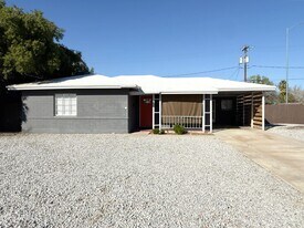 102 W 8th Pl in Mesa, AZ - Building Photo