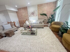 1704 E Chase St in Baltimore, MD - Building Photo