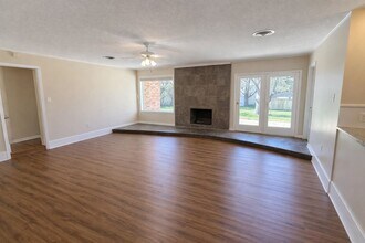 5454 Woodway Dr in Fort Worth, TX - Building Photo - Building Photo