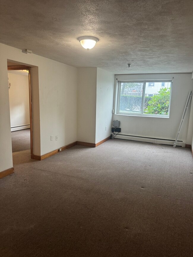 11 Brattle St, Unit apt 2 in Arlington, MA - Building Photo - Building Photo
